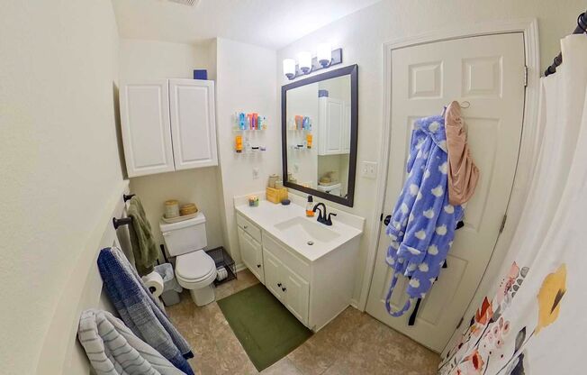 Beautiful Town Home + Deck & Patio + Easy Highway Access to Fort Riley + Washer & Dryer Included! Available August 8th!