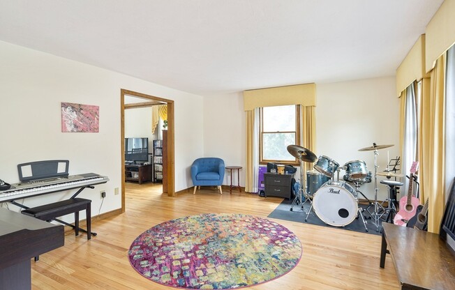 478 CLINTON RD