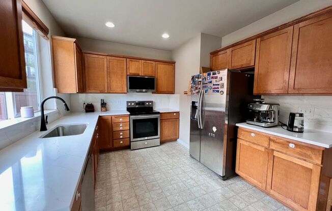 Beautiful 4BR | 2.5BA Home on Cul-de-Sac in Issaquah Highlands Top Schools & Prime Location
