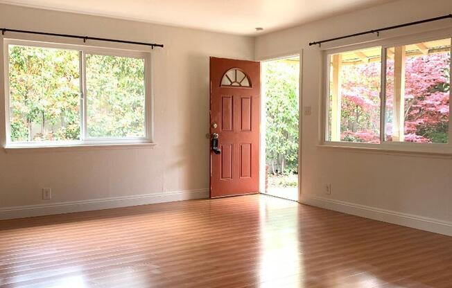 528 N FAIR OAKS AVE