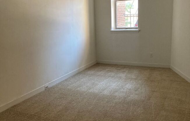 2 beds, 1.5 baths, 1,000 sqft, $1,549, Unit 15C