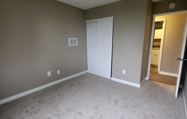 2 beds, 1.5 baths, 840 sqft, $2,450, Unit 658 - 166
