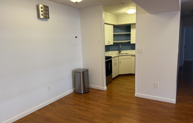 2 beds, 2 baths, 1,004 sqft, $3,350, Unit 401