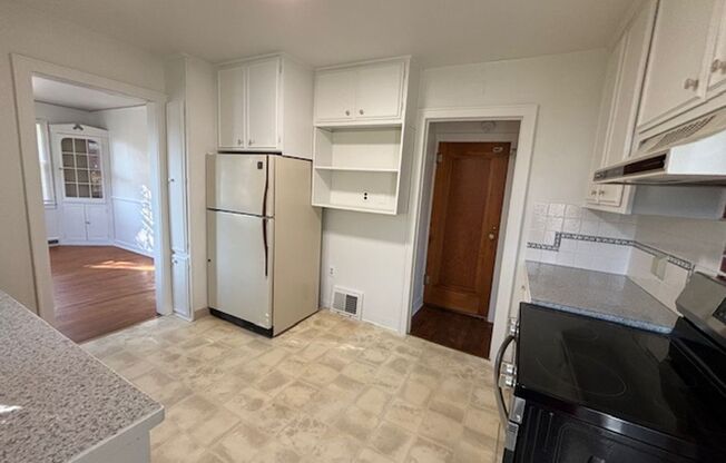 4 beds, 2 baths, $1,995, Unit PM 242-1 - Apt. A