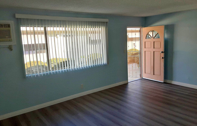 3771 Farquhar Ave., Los Alamitos, CA 90720