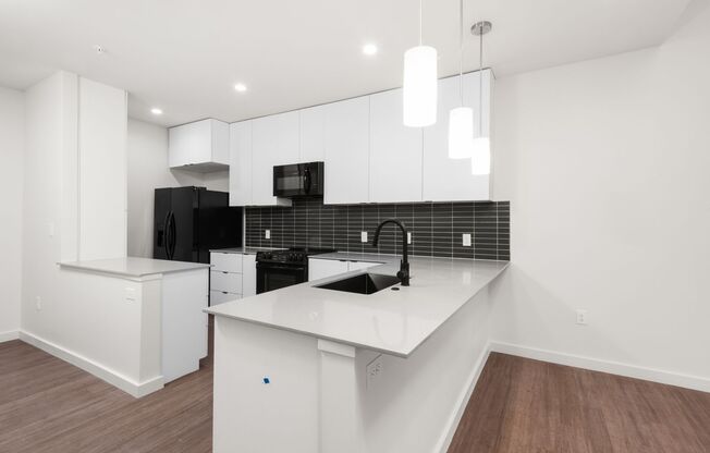 2 beds, 2 baths, 1,021 sqft, $2,122, Unit 302