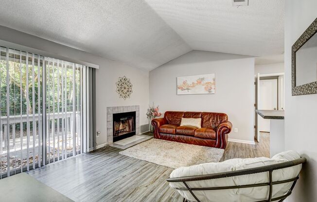 2 beds, 2 baths, 1,000 sqft, $1,050, Unit B15