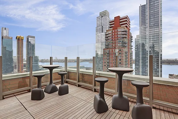 Studio, 1 bath, $4,895, Unit 18G