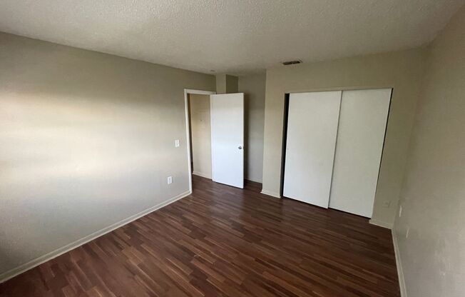 2 beds, 1 bath, 830 sqft, $1,300, Unit 1