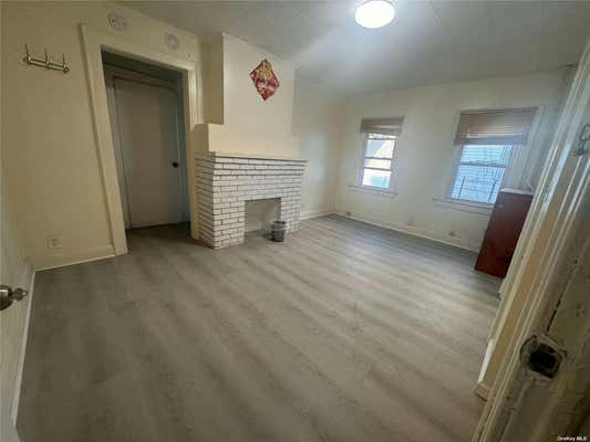 2 beds, 1 bath, 950 sqft, $2,550