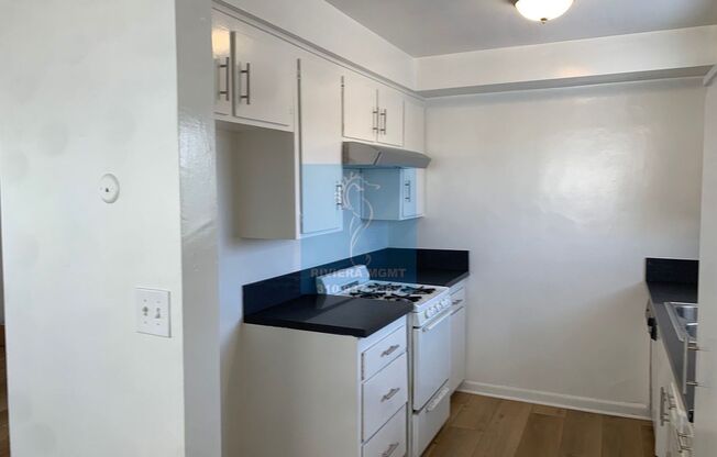 2 beds, 1 bath, 1,100 sqft, $2,650