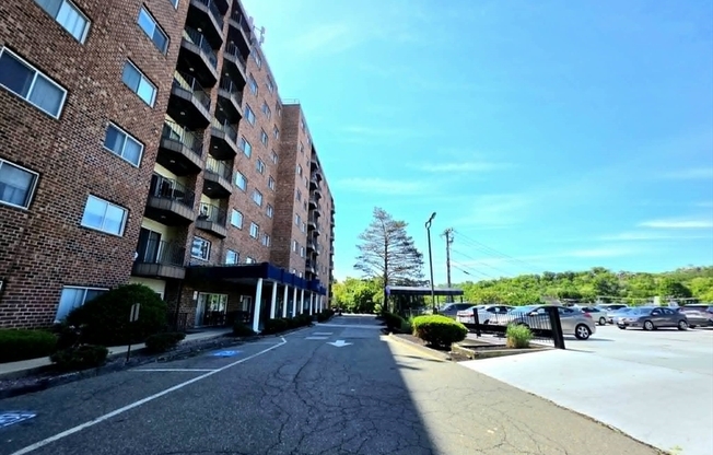 2 beds, 2 baths, 861 sqft, $2,450, Unit 407