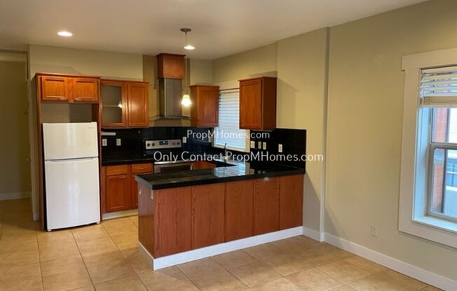 1 bed, 1 bath, $1,499, Unit 3905 SE Belmont Street Unit 3