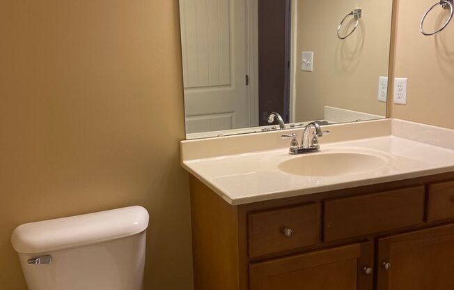 2 beds, 2.5 baths, 1,115 sqft, $1,055, Unit 030