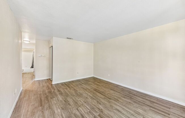 1 bed, 1 bath, 640 sqft, $1,600, Unit 77
