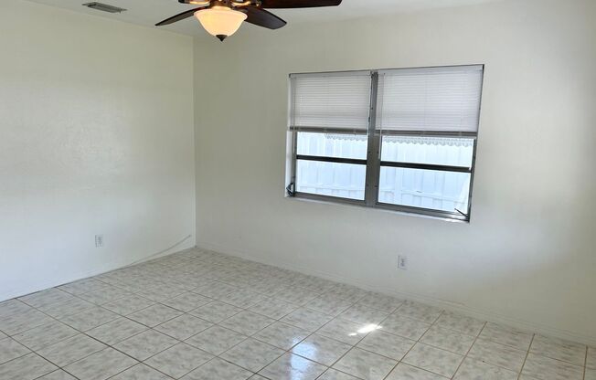 2 bed 1 Bath House in Ideal Location in St Pete