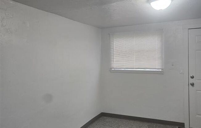 1 bed, 1 bath, $999, Unit #7