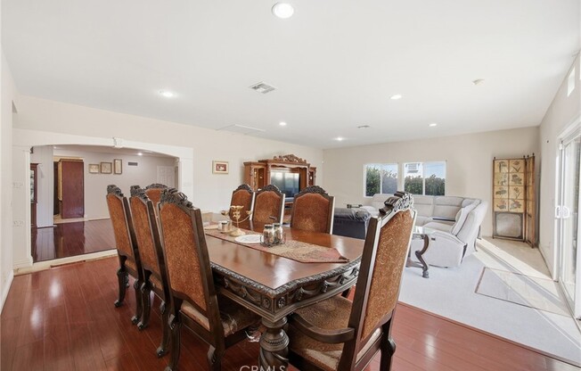 5 beds, 3.5 baths, 2,914 sqft, $5,500
