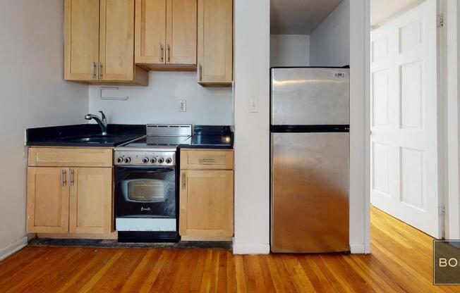 1441 YORK AVE
