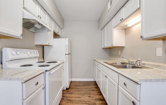 2 beds, 1 bath, 860 sqft, $1,250, Unit 122