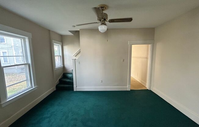 3 beds, 1 bath, $1,070, Unit 109 W 26th St