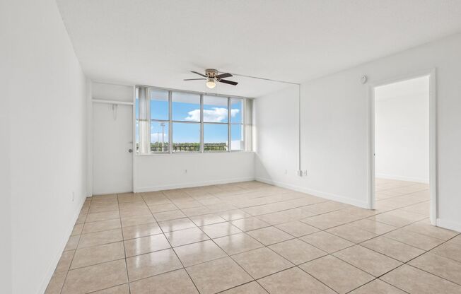 1 bed, 1.5 baths, 780 sqft, $1,850, Unit 210N