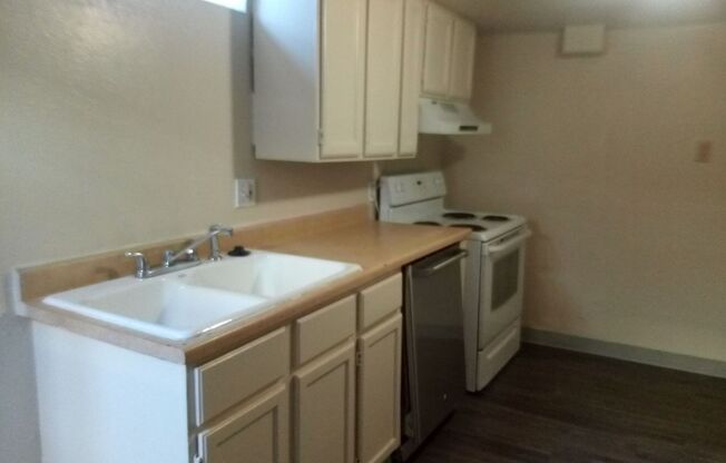 1 bed, 1 bath, $1,100