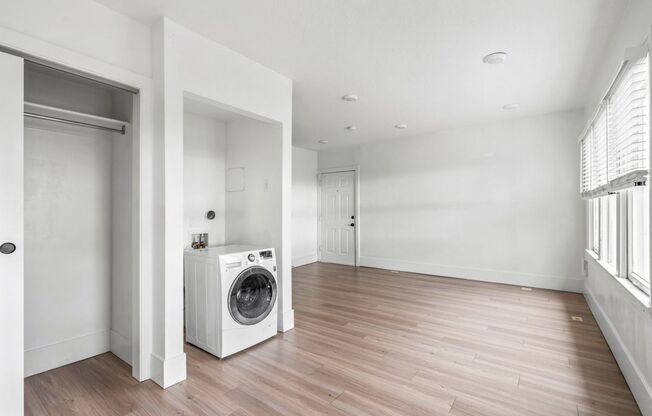 Studio, 1 bath, $1,074, Unit 15