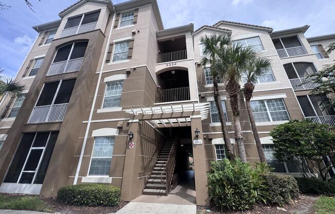 3/2 updated condo, inside gated community in Metrowest!