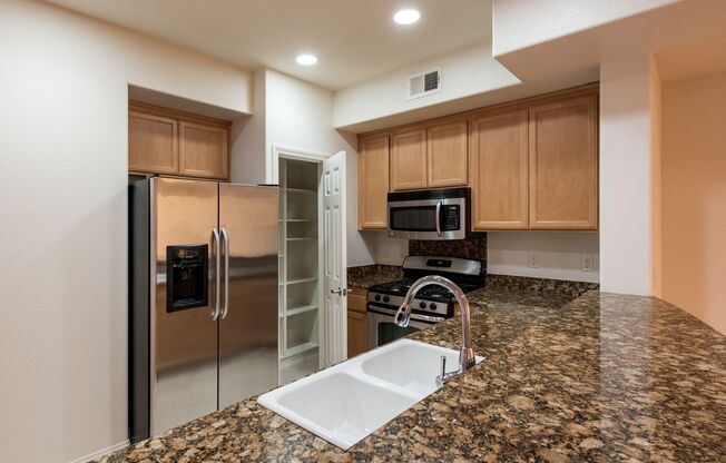 3 beds, 2.5 baths, 1,576 sqft, $3,700, Unit 8700-302