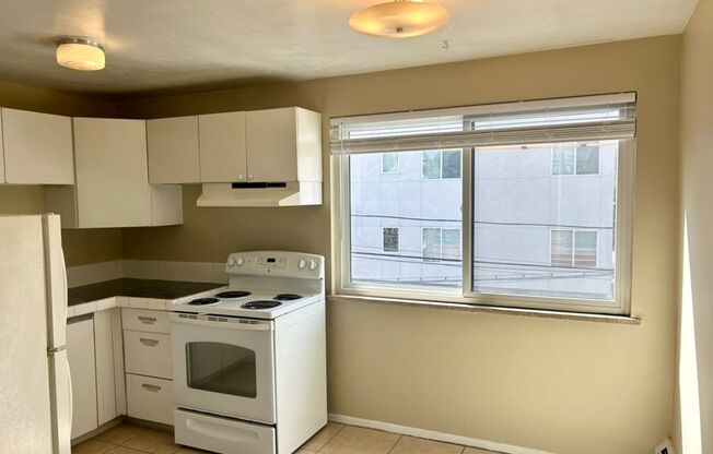 1 bed, 1 bath, 650 sqft, $1,275, Unit 9