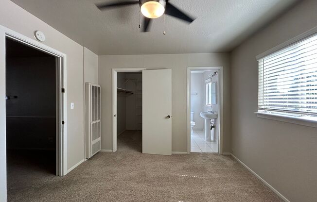Cozy Downstairs 1 bedroom 1 bathroom in Charming River Park! Just Minutes From CSUS! Must See!