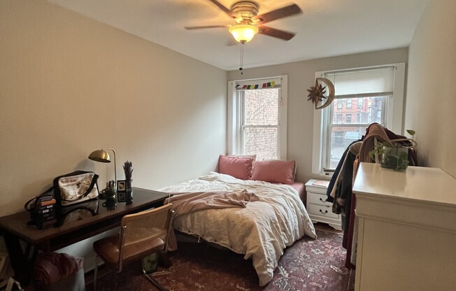 2 beds, 1 bath, $3,550, Unit 12