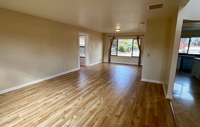 Beautiful La Jolla Alta Home! 50% off First Month's Rent Move in Promotion!