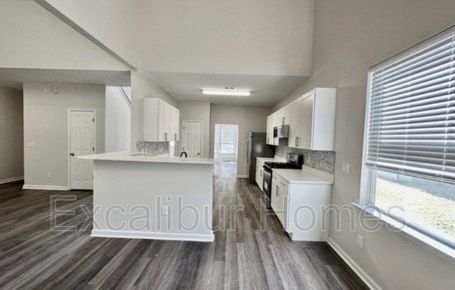 8295 E SHR DR