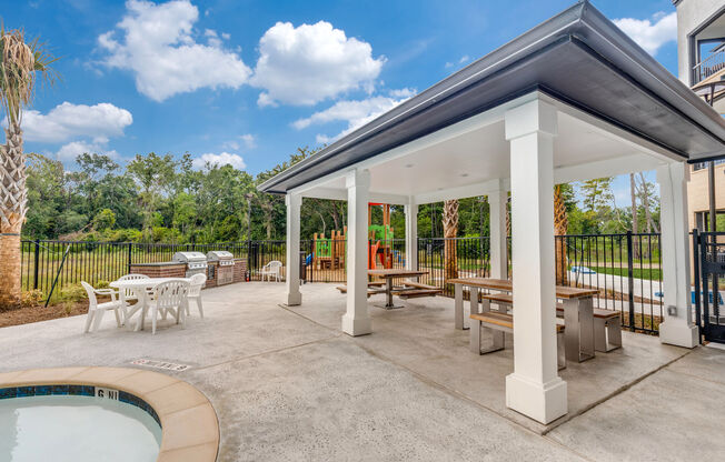 Palladium Houston Ella