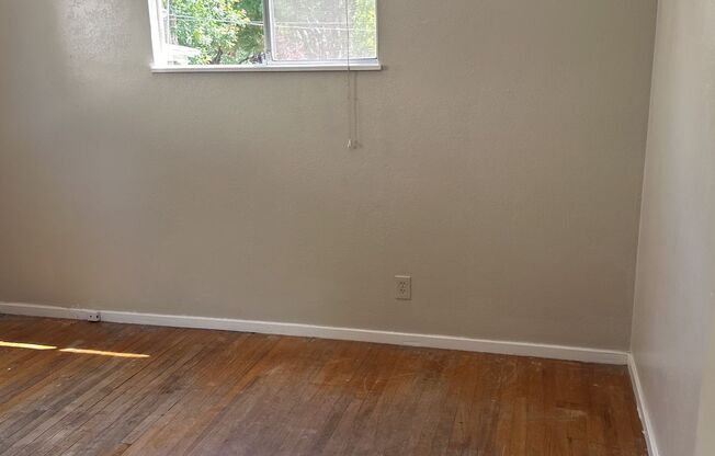 2 beds, 1 bath, $1,425, Unit 811Rio4