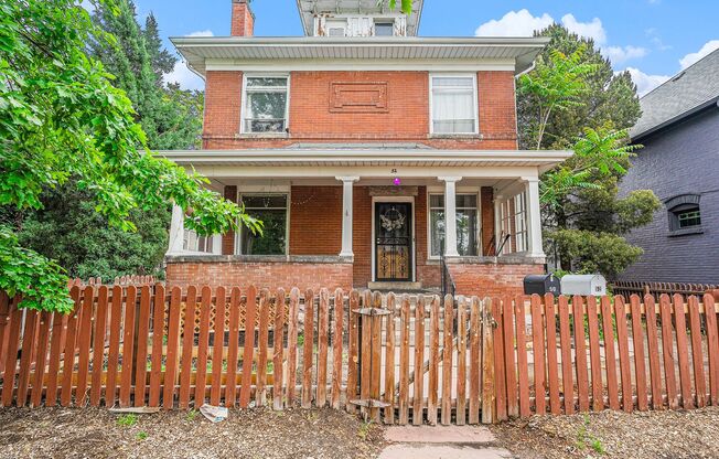 2 Bedroom 2 Bathroom in Popular Baker District!