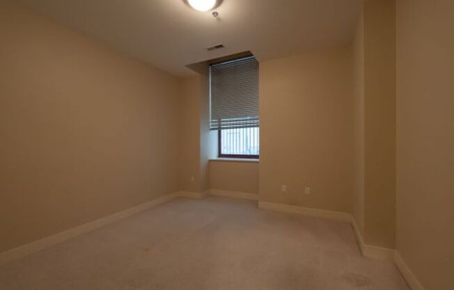 2 beds, 2 baths, 1,715 sqft, $2,080, Unit L20