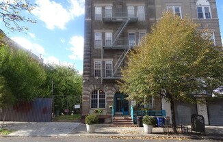 212 Lewis Avenue