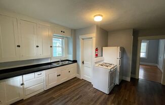 1 bed, 1 bath, $1,475, Unit 204-2 Douglas