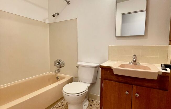 2 beds, 1 bath, 600 sqft, $2,195, Unit 201