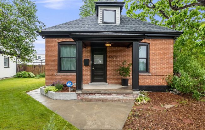 Charming 2BR House in Denver