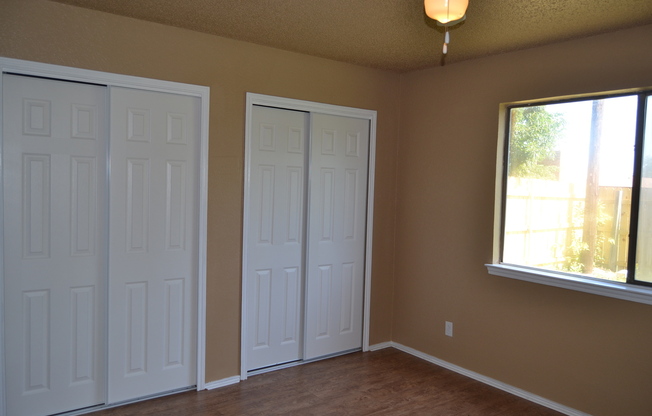 3 beds, 2 baths, $1,195