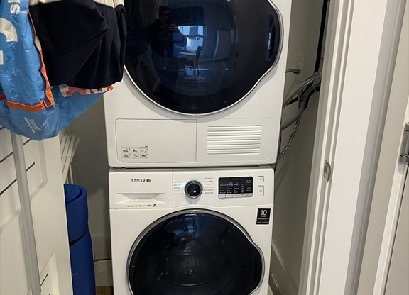 Studio, 1 bath, 475 sqft, $2,900, Unit 302