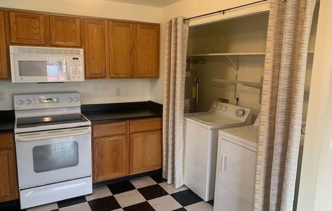 2 beds, 1 bath, $1,250