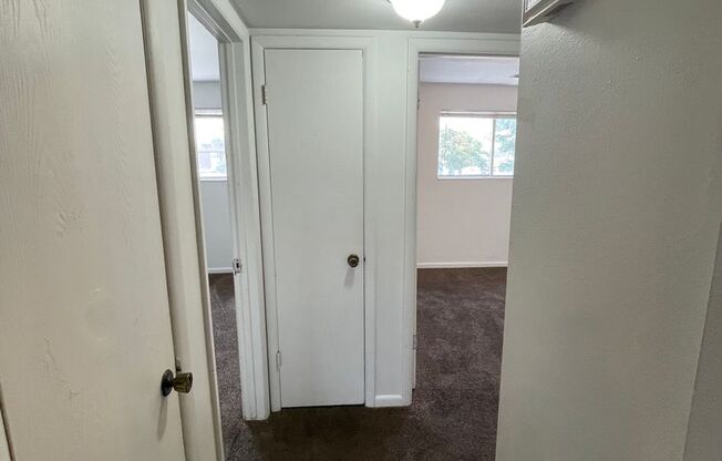 2 beds, 1 bath, 870 sqft, $1,165, Unit Unit 10