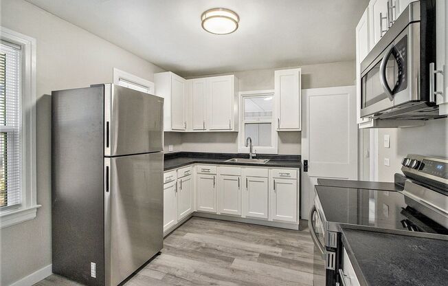 2 beds, 1 bath, $1,399