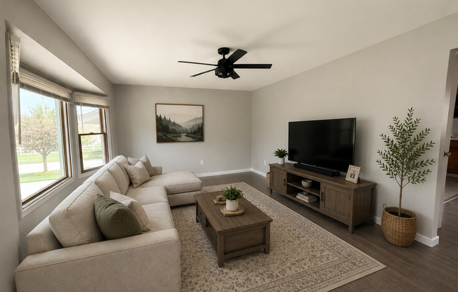 3 Bed 1.5 Bath home **Available Now***