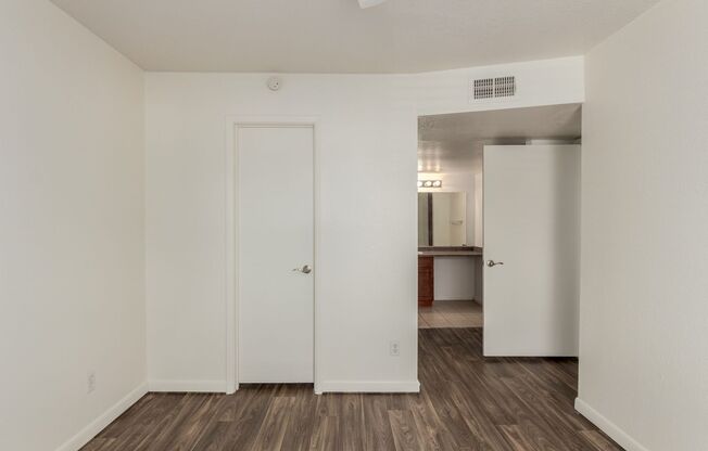 2 beds, 2 baths, 919 sqft, $1,675, Unit 1098